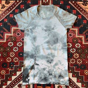 Lululemon Swiftly Tech Short Sleeve 2.0 Gray Shibori Top